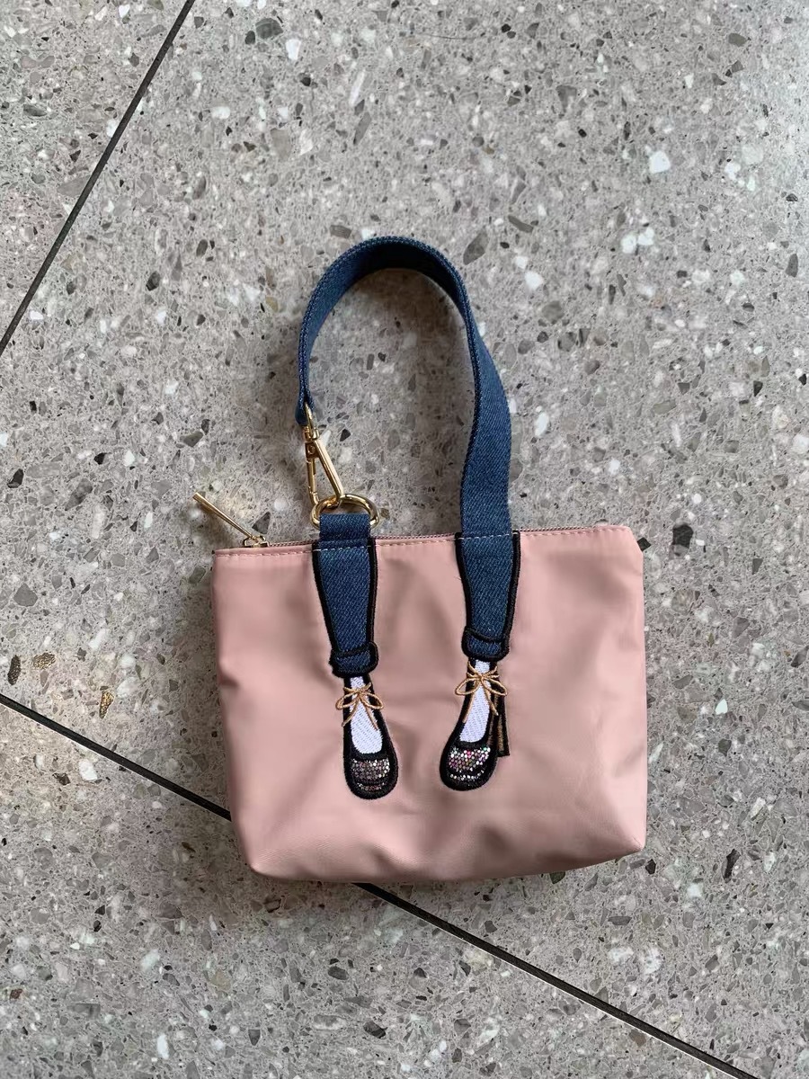 ファッション刺繍入りゼロウォレット防水ナイロン生地バッグ女性 - Women Bags Waterproof のレビューと価格